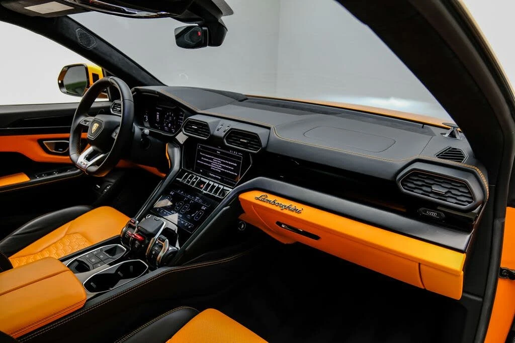 2022 Lamborghini Urus - Image 13 of 31