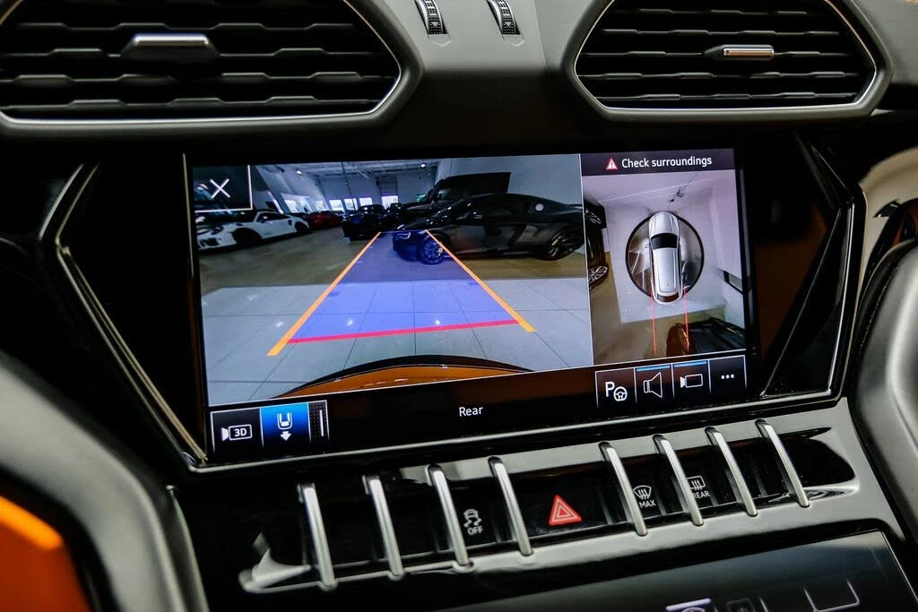 2022 Lamborghini Urus - Image 21 of 31