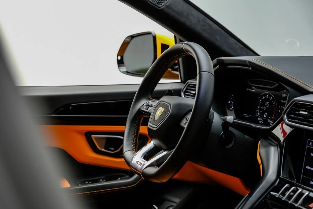 2022 Lamborghini Urus - Image 14 of 31
