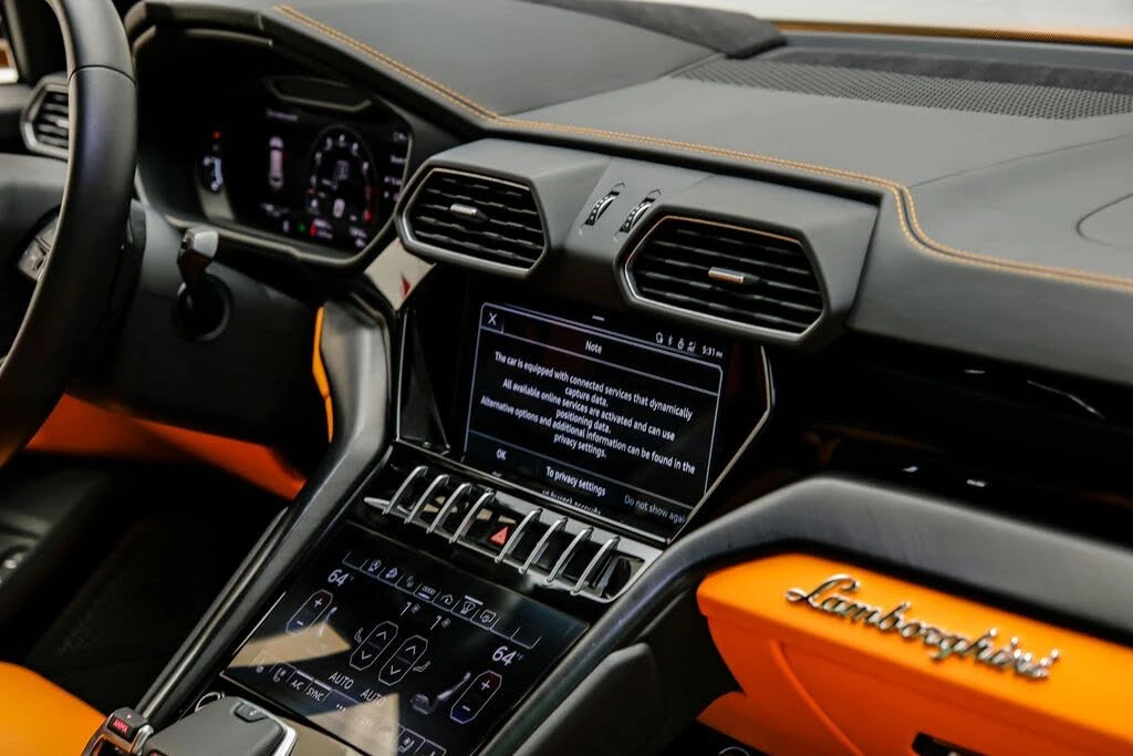 2022 Lamborghini Urus - Image 29 of 31