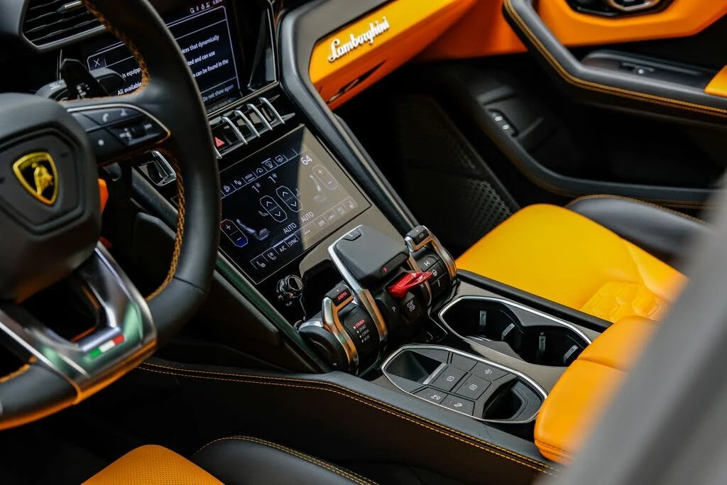2022 Lamborghini Urus - Image 24 of 31
