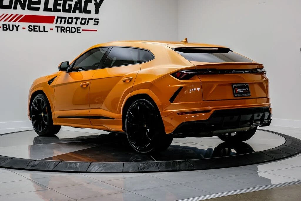 2022 Lamborghini Urus - Image 11 of 31