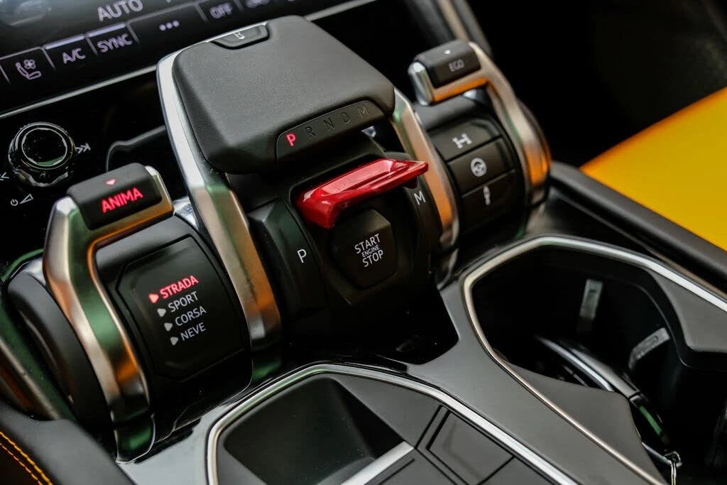 2022 Lamborghini Urus - Image 26 of 31