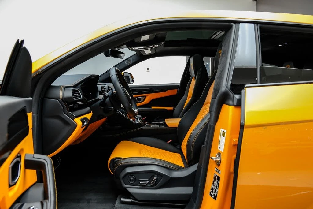 2022 Lamborghini Urus - Image 8 of 31