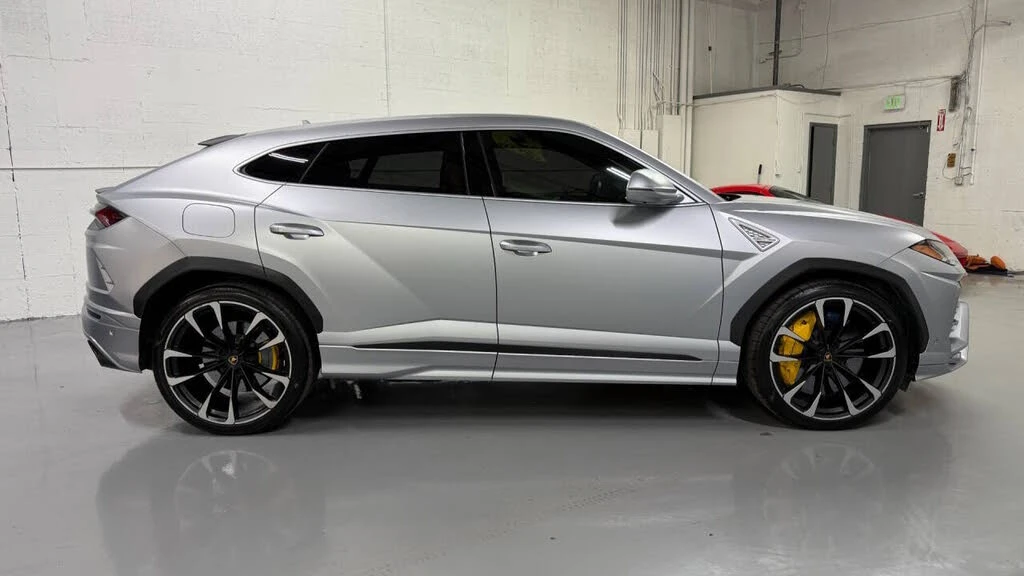 2022 Lamborghini Urus - Image 9 of 31