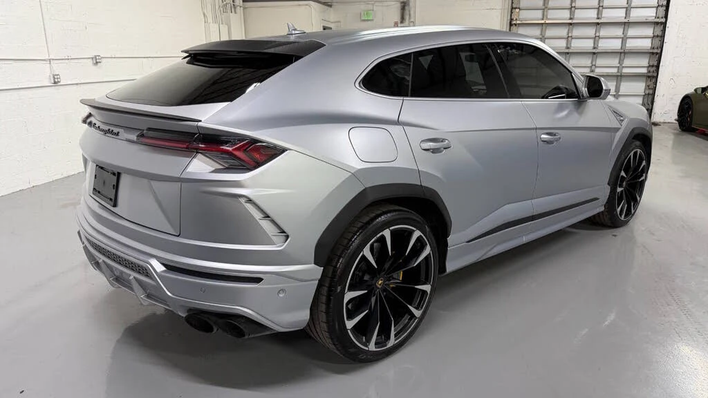 2022 Lamborghini Urus - Image 15 of 31