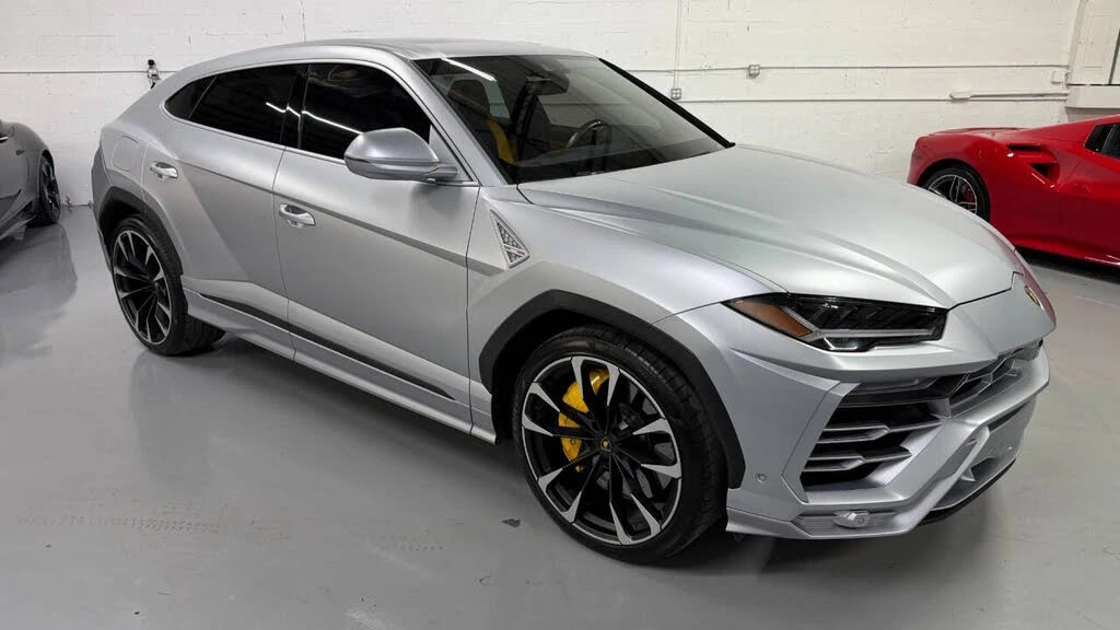 2022 Lamborghini Urus - Image 2 of 31