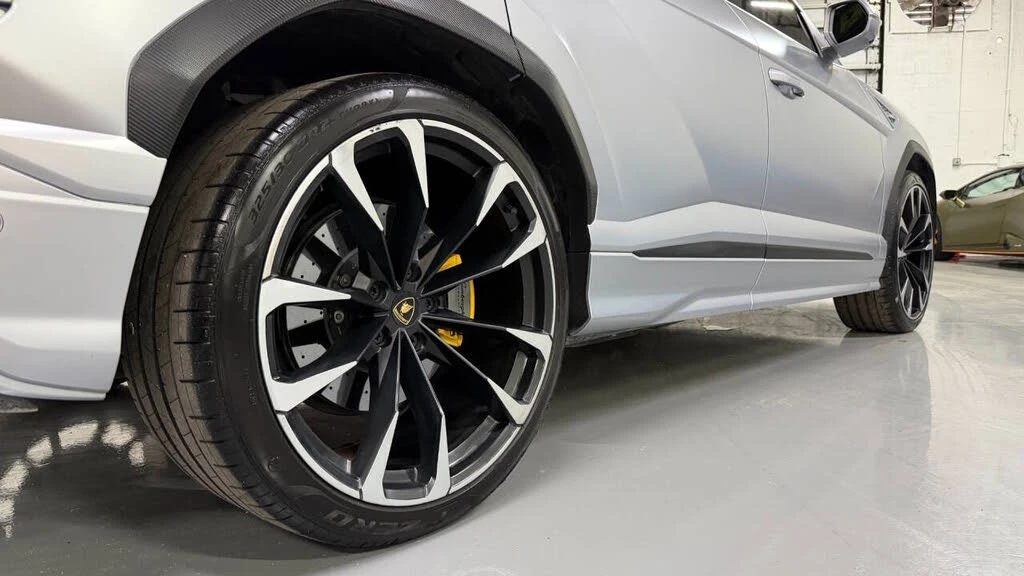 2022 Lamborghini Urus - Image 10 of 31