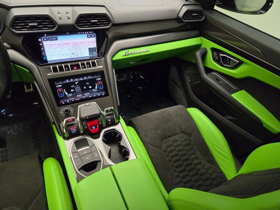 2022 Lamborghini Urus - Image 24 of 31
