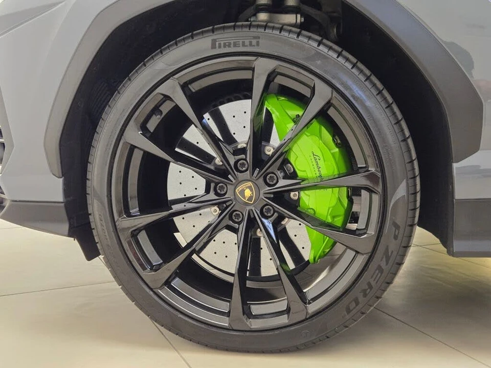 2022 Lamborghini Urus - Image 13 of 31