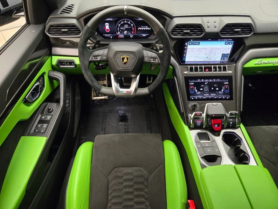 2022 Lamborghini Urus - Image 23 of 31