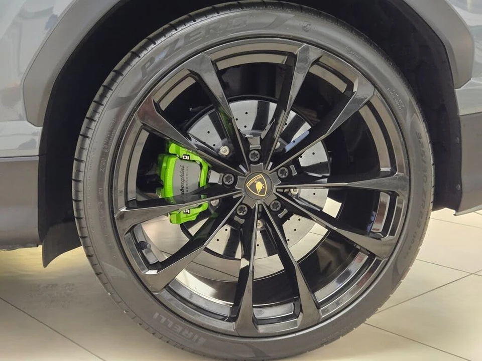 2022 Lamborghini Urus - Image 14 of 31
