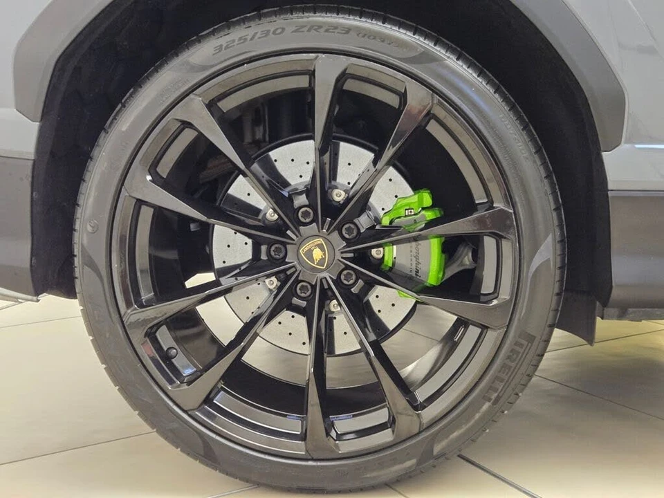 2022 Lamborghini Urus - Image 8 of 31