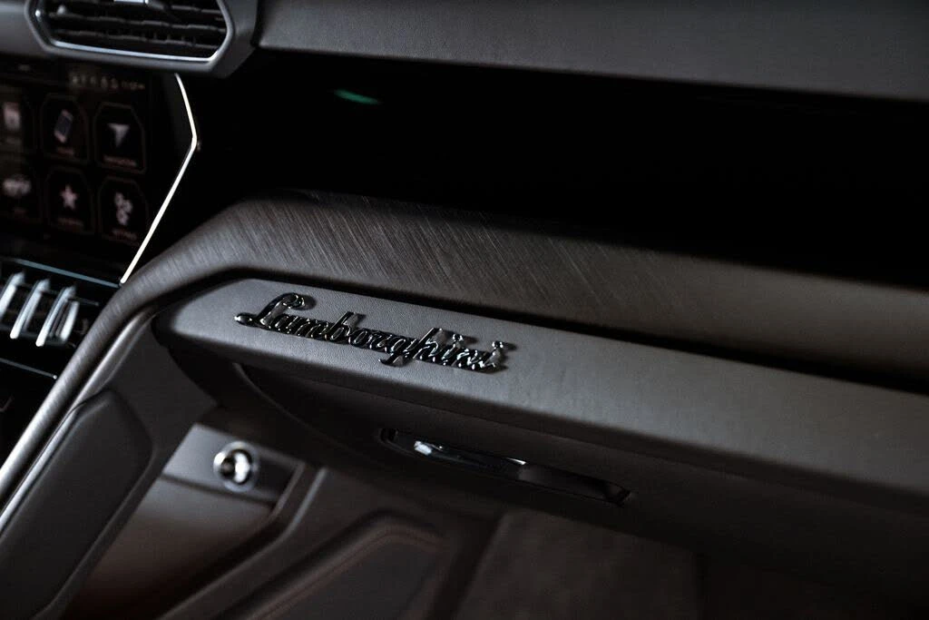 2022 Lamborghini Urus - Image 22 of 31
