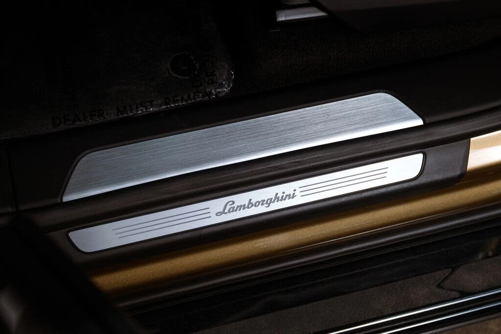 2022 Lamborghini Urus - Image 26 of 31