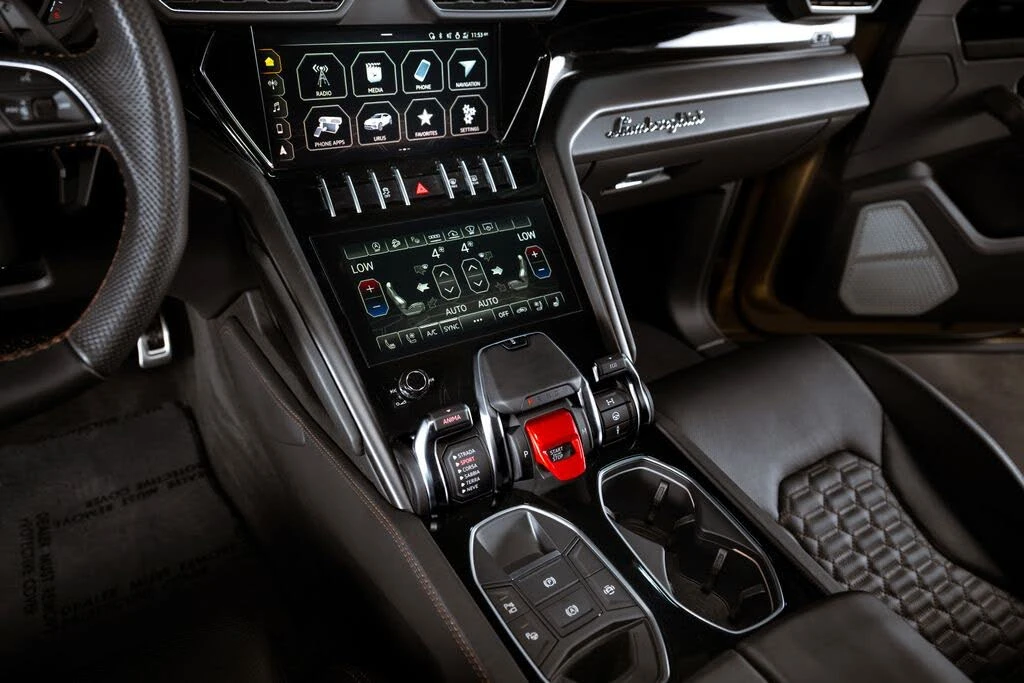 2022 Lamborghini Urus - Image 17 of 31