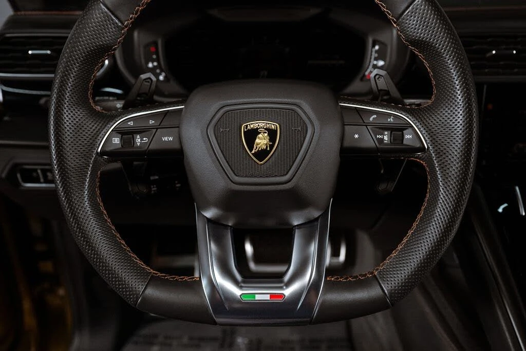 2022 Lamborghini Urus - Image 14 of 31