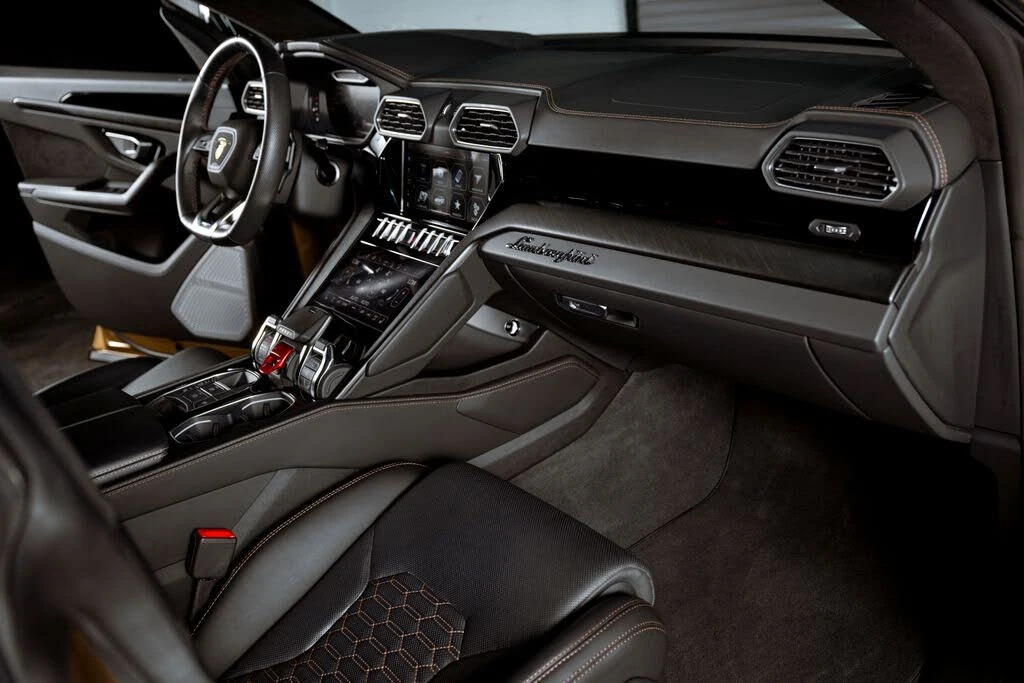 2022 Lamborghini Urus - Image 10 of 31