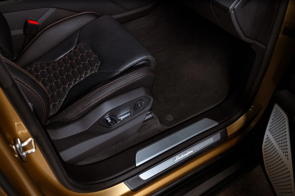 2022 Lamborghini Urus - Image 29 of 31