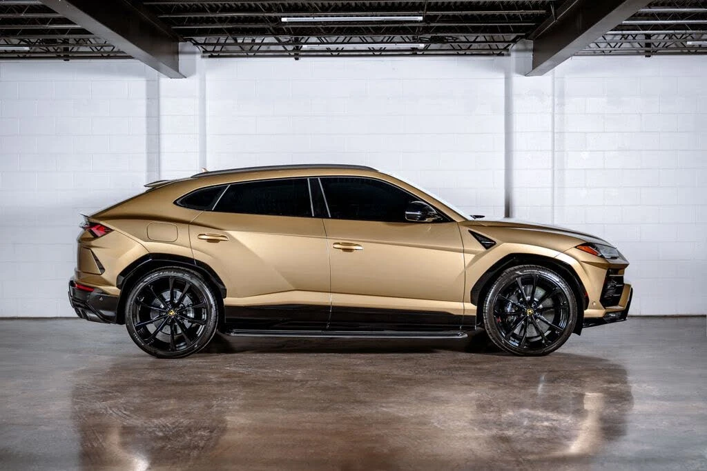 2022 Lamborghini Urus - Image 2 of 31