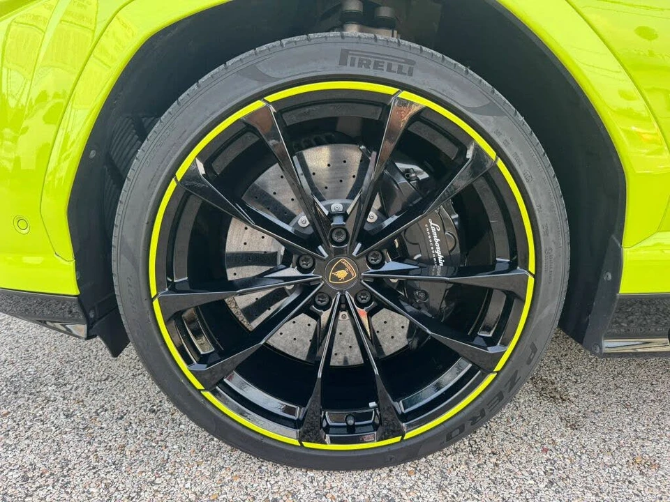 2022 Lamborghini Urus - Image 15 of 31