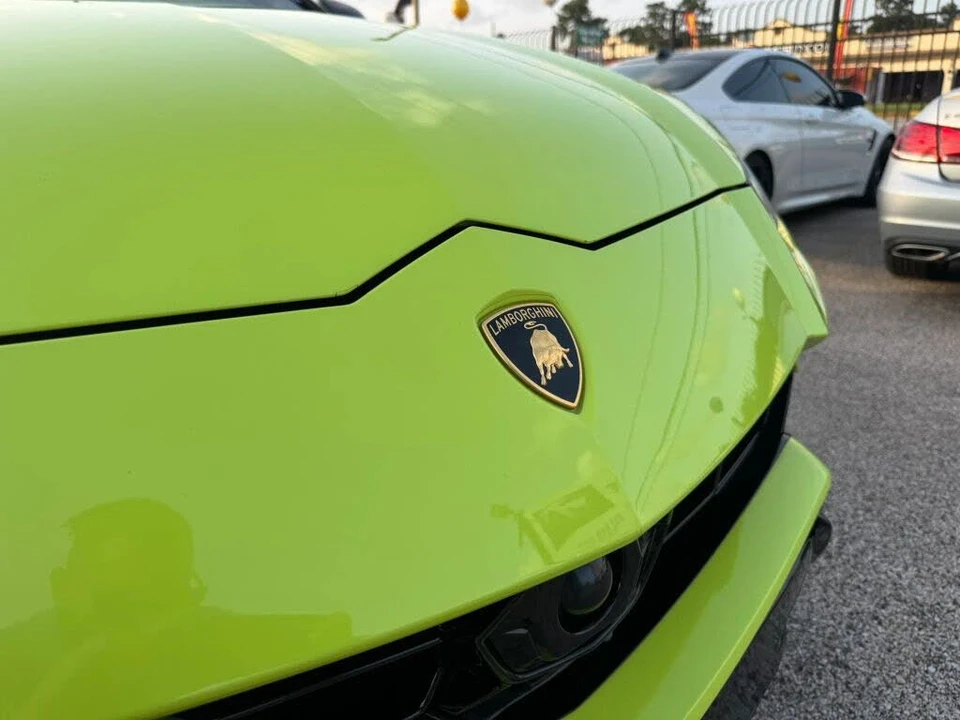 2022 Lamborghini Urus - Image 13 of 31