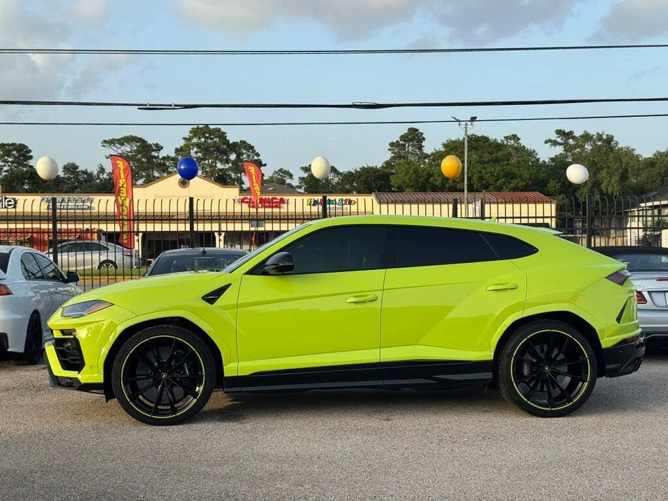 2022 Lamborghini Urus - Image 10 of 31