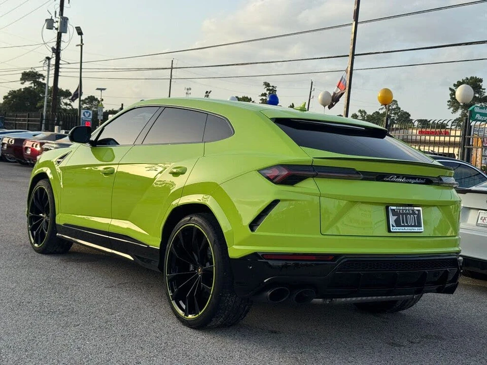 2022 Lamborghini Urus - Image 8 of 31