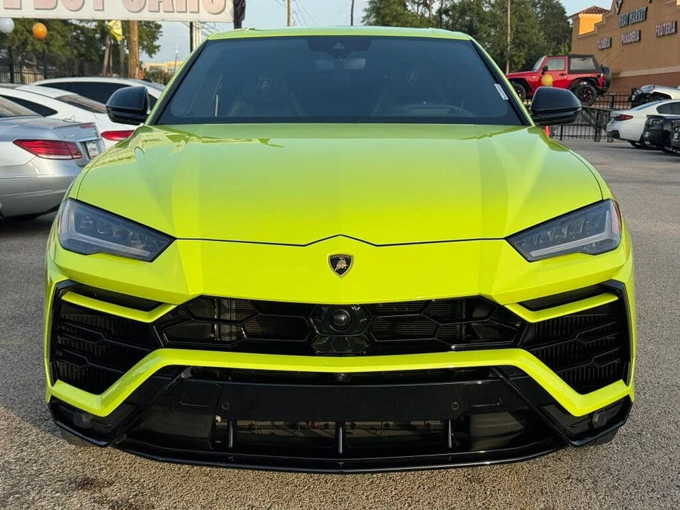 2022 Lamborghini Urus - Image 2 of 31