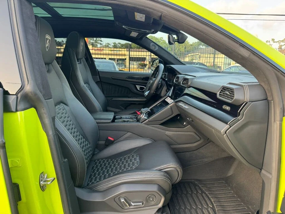 2022 Lamborghini Urus - Image 22 of 31