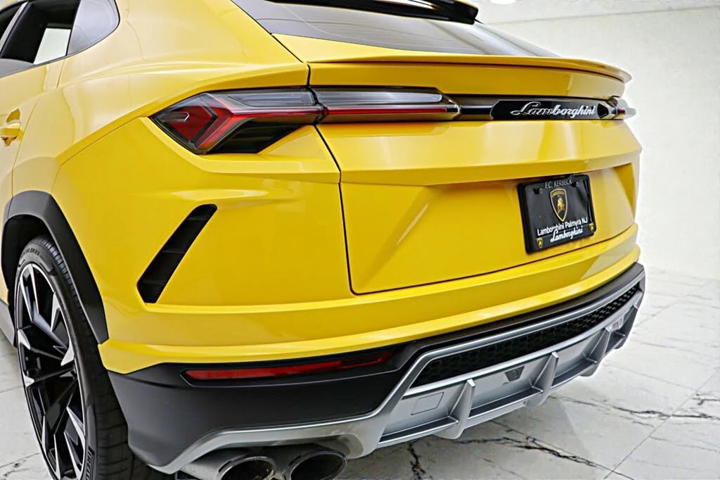 2022 Lamborghini Urus - Image 18 of 31