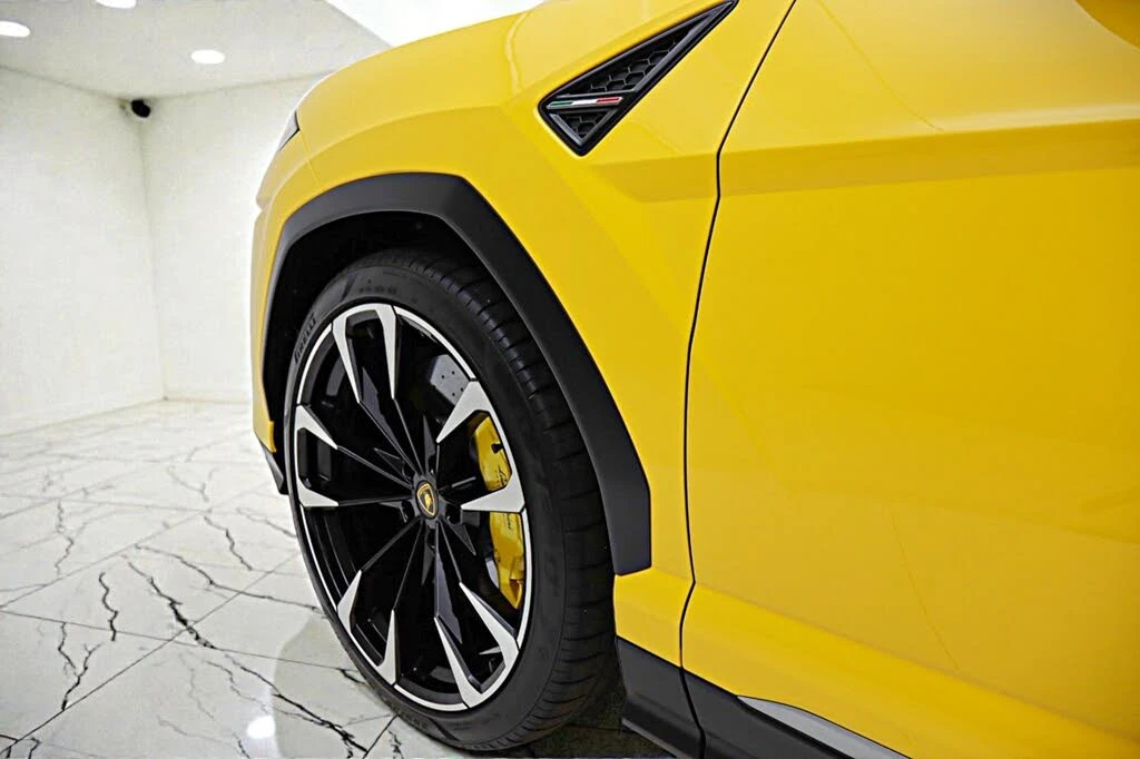 2022 Lamborghini Urus - Image 14 of 31