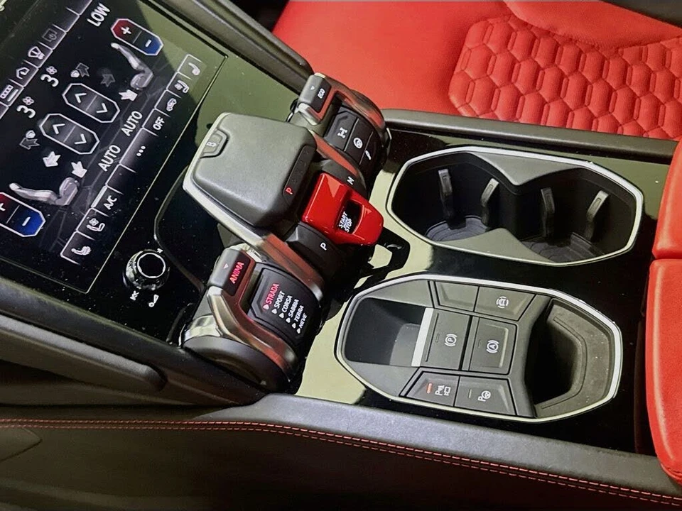 2022 Lamborghini Urus - Image 17 of 31