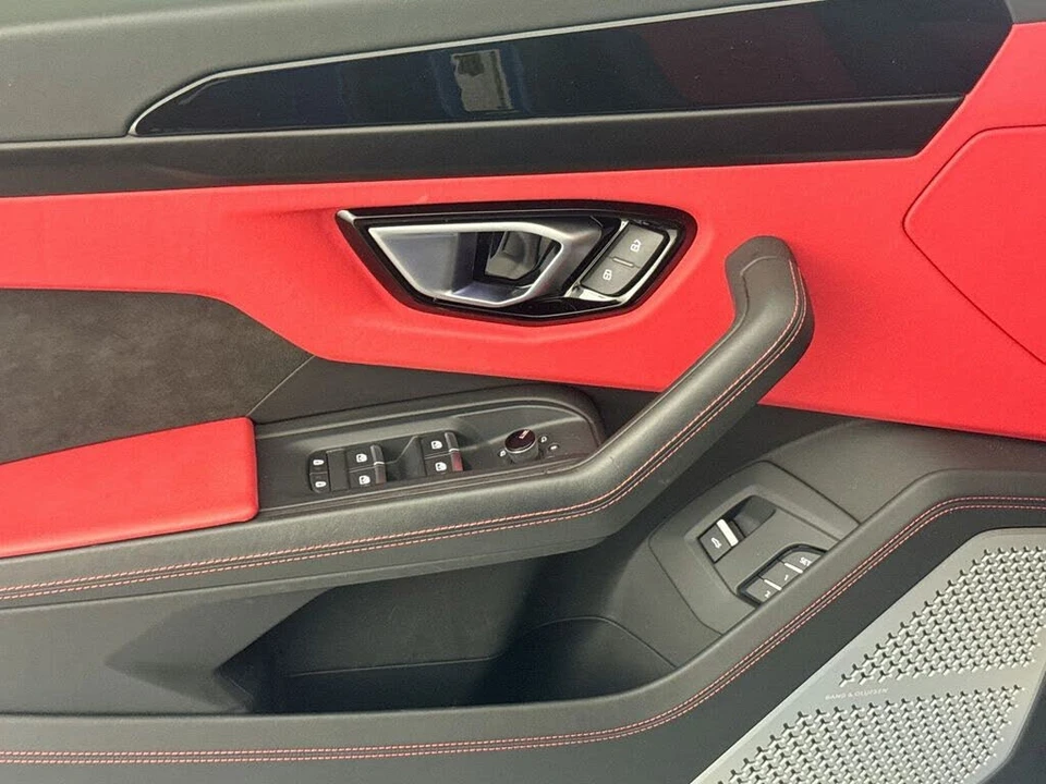 2022 Lamborghini Urus - Image 18 of 31