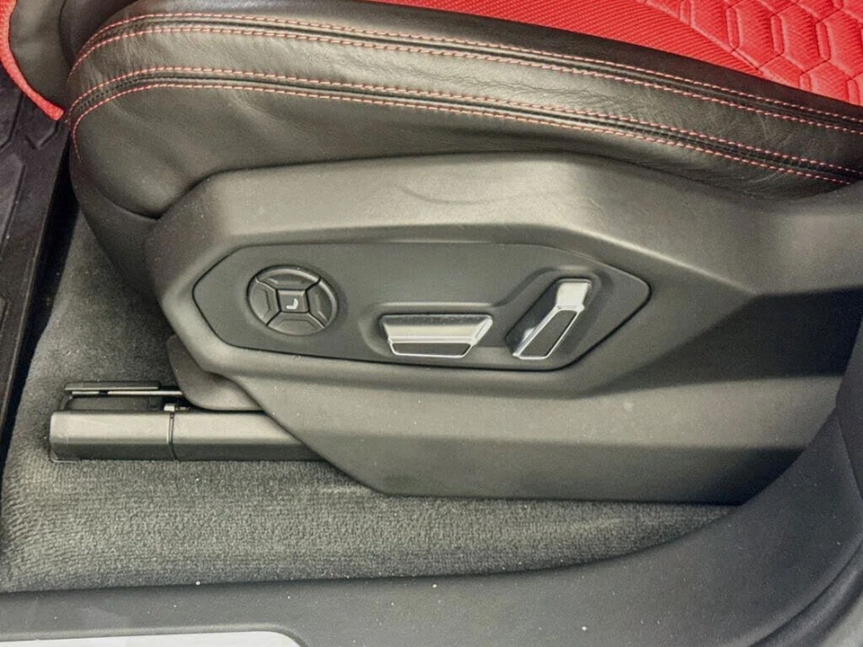 2022 Lamborghini Urus - Image 21 of 31
