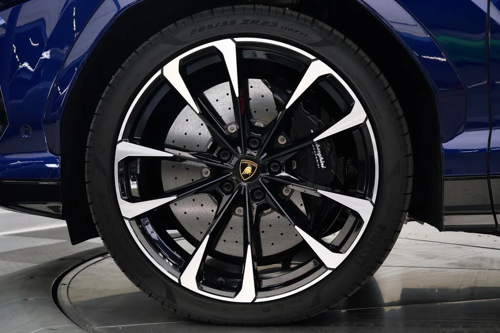 2022 Lamborghini Urus - Image 10 of 31