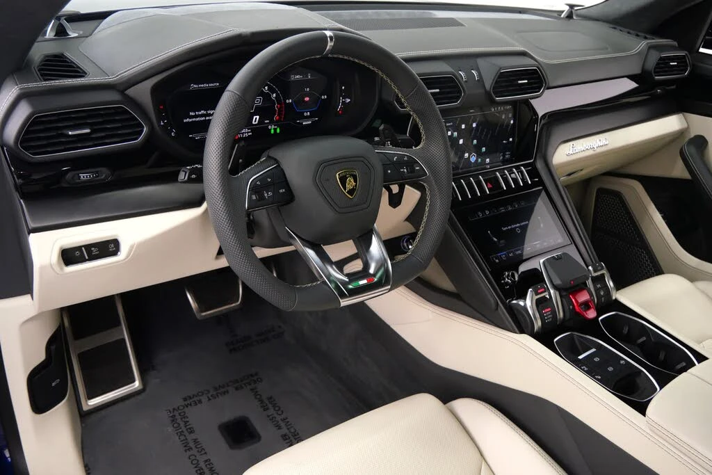 2022 Lamborghini Urus - Image 13 of 31