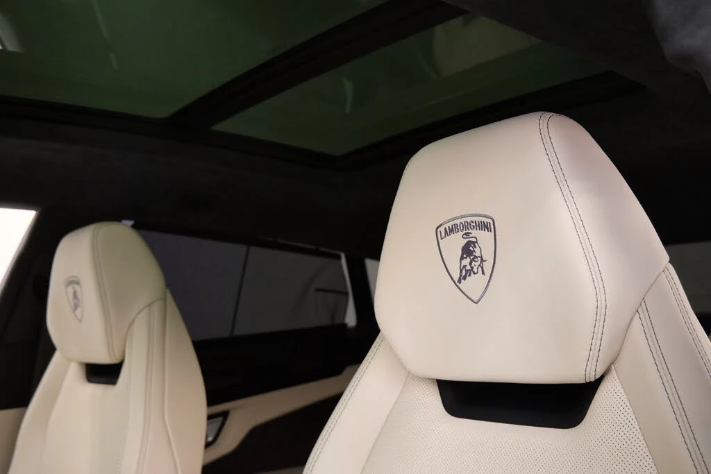 2022 Lamborghini Urus - Image 17 of 31