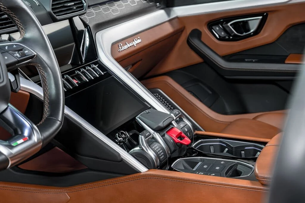 2022 Lamborghini Urus - Image 22 of 31