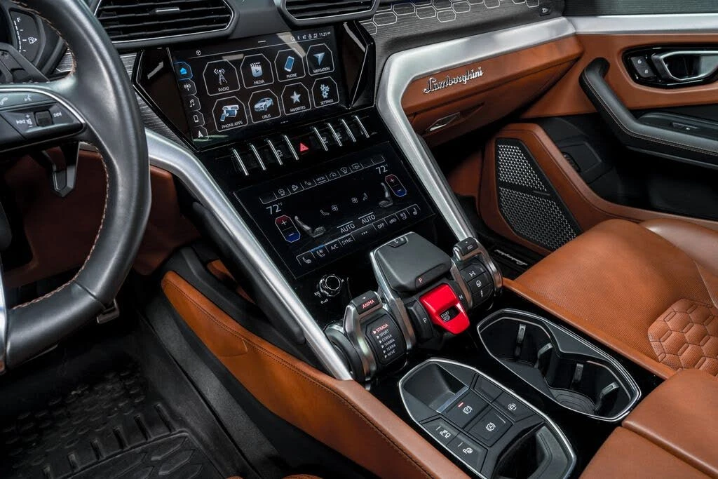 2022 Lamborghini Urus - Image 23 of 31