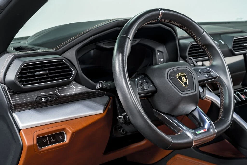 2022 Lamborghini Urus - Image 14 of 31