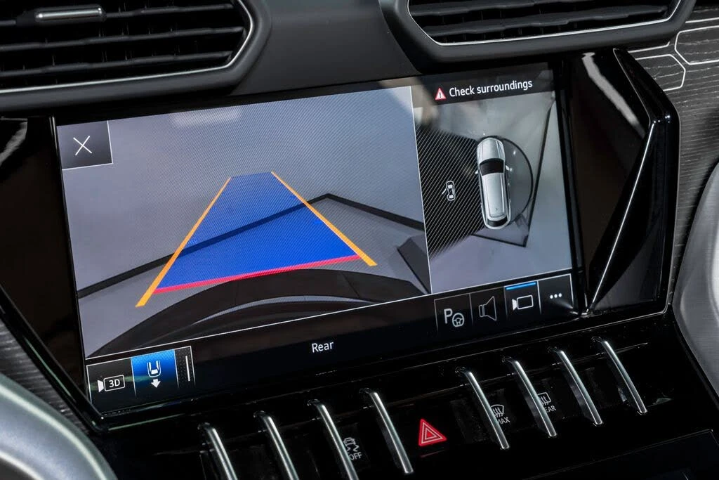 2022 Lamborghini Urus - Image 26 of 31