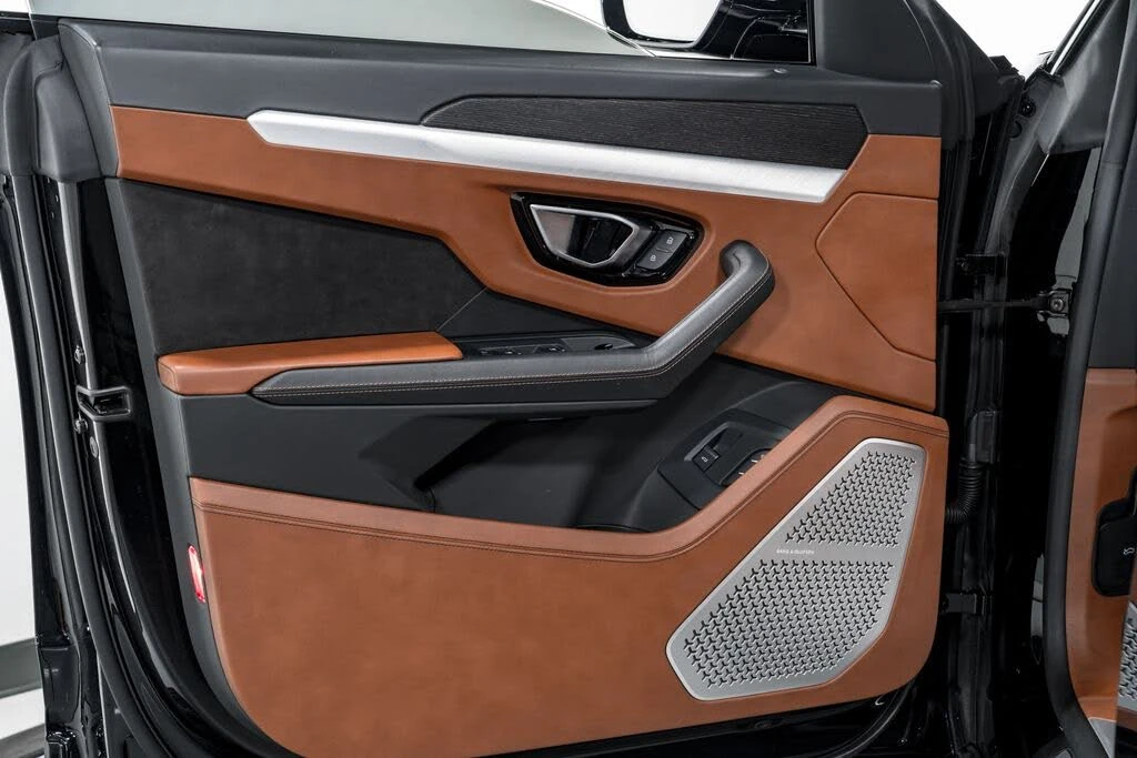 2022 Lamborghini Urus - Image 9 of 31