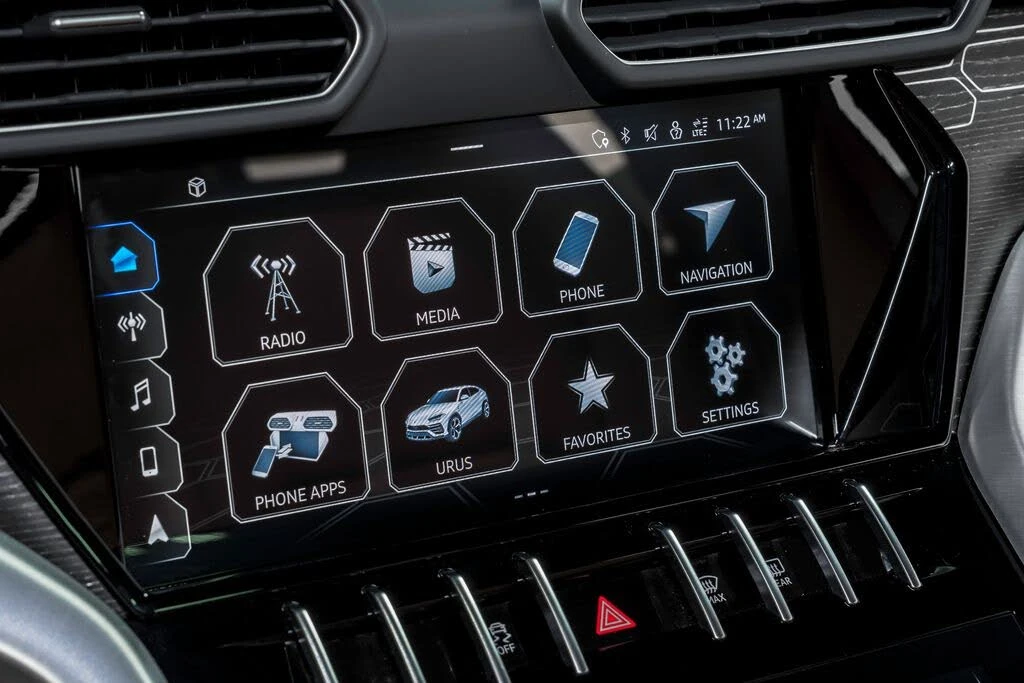 2022 Lamborghini Urus - Image 24 of 31