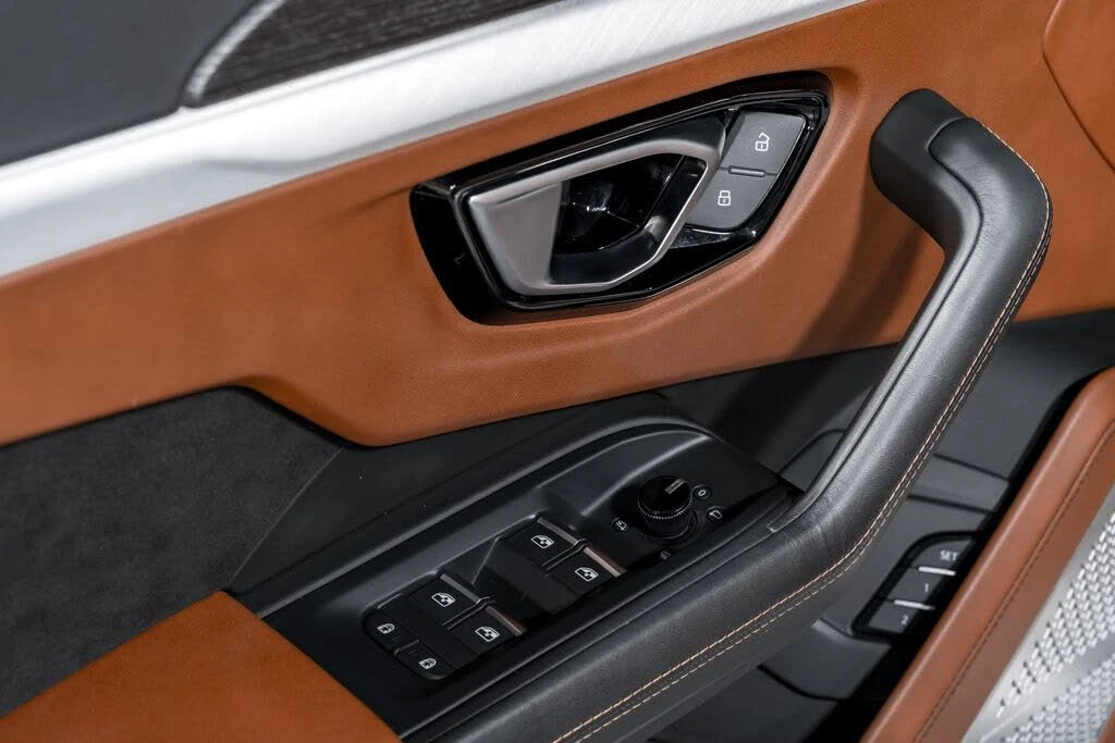 2022 Lamborghini Urus - Image 10 of 31
