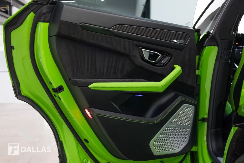 2022 Lamborghini Urus - Image 31 of 31