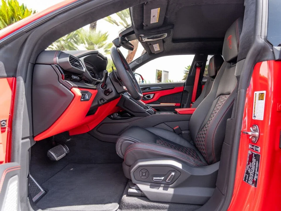 2022 Lamborghini Urus - Image 16 of 31