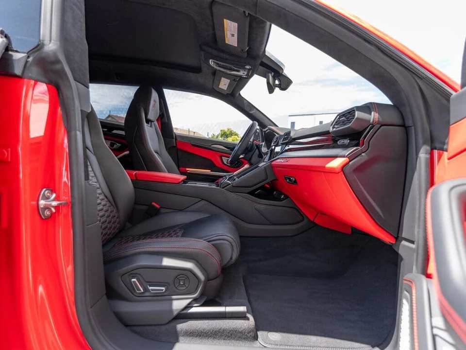 2022 Lamborghini Urus - Image 8 of 31
