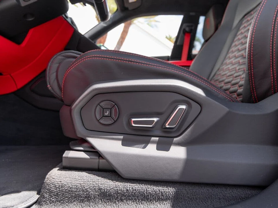 2022 Lamborghini Urus - Image 19 of 31