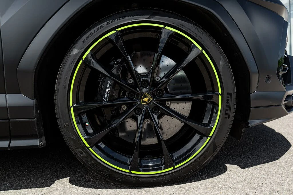 2022 Lamborghini Urus - Image 16 of 31